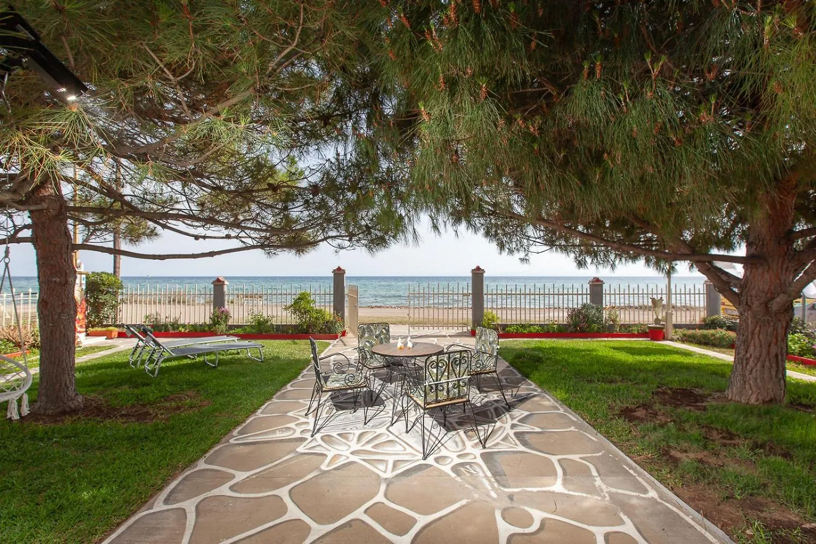 The Great Wave Beachfront House Nea Plagia Sozopoli